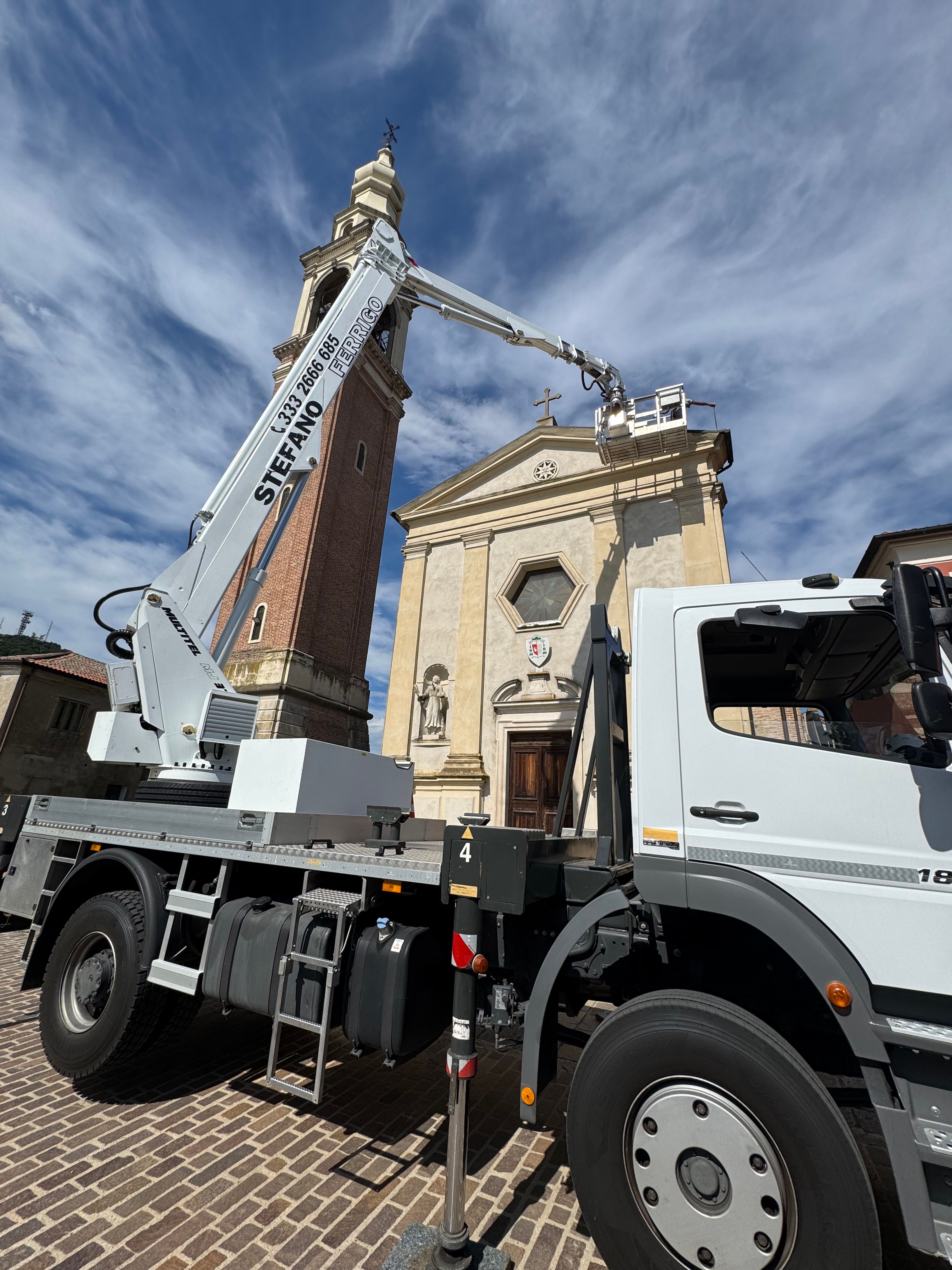 Lavorazioni di lattoneria, noleggio piattaforme aeree, coperture metalliche