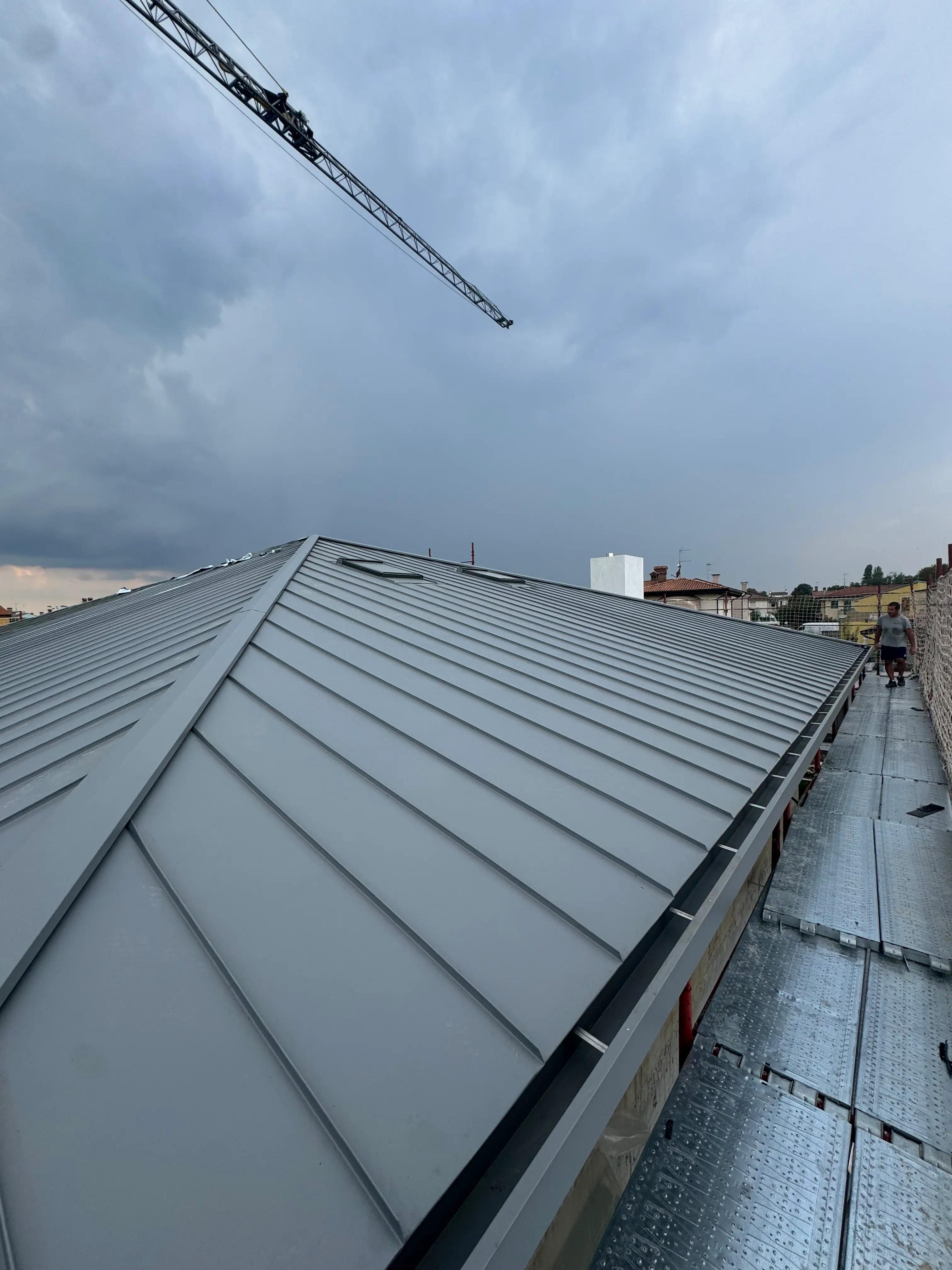 Copertura metallica realizzata da Lattoneria Ferrigo Stefano