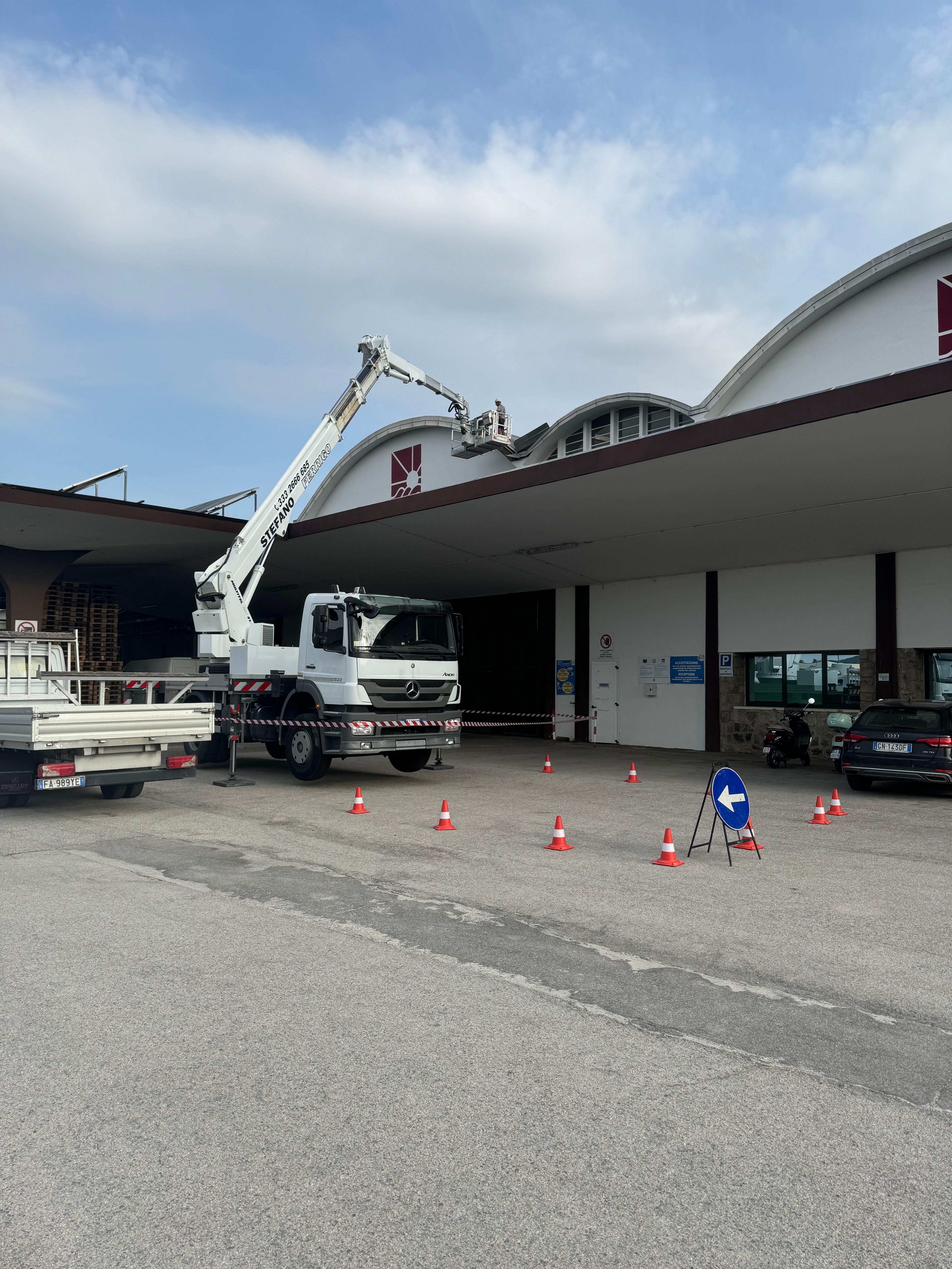 Lavorazioni di lattoneria, noleggio piattaforme aeree, coperture metalliche